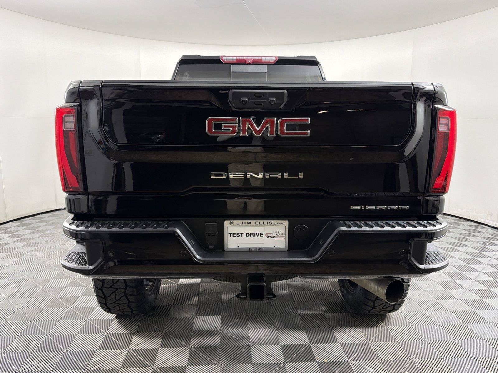 Used 2024 GMC Sierra 2500 Denali AWD/4WD image 5
