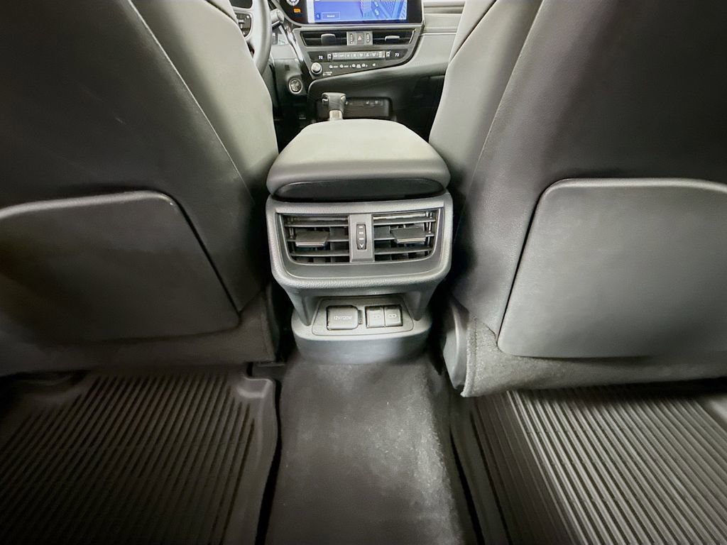 Used 2025 Lexus ES 300h w/ Premium Package image 26