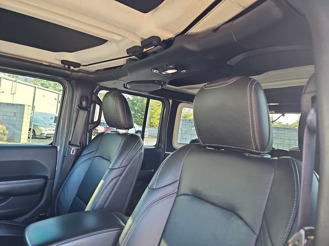 Used 2018 Jeep Wrangler Unlimited Sahara AWD/4WD image 14