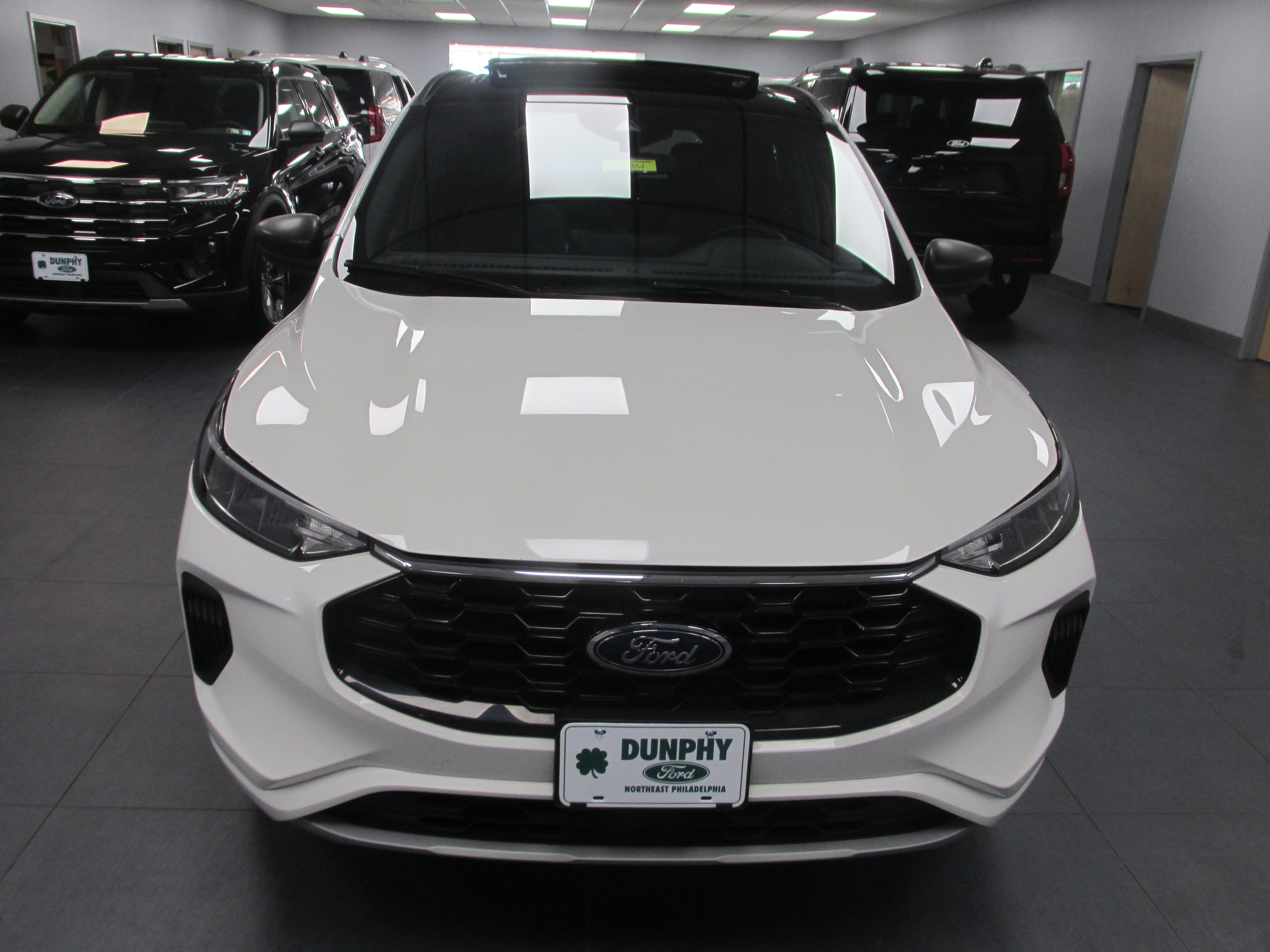 Used 2023 Ford Escape ST-Line w/ Tech Pack #1 AWD/4WD image 2