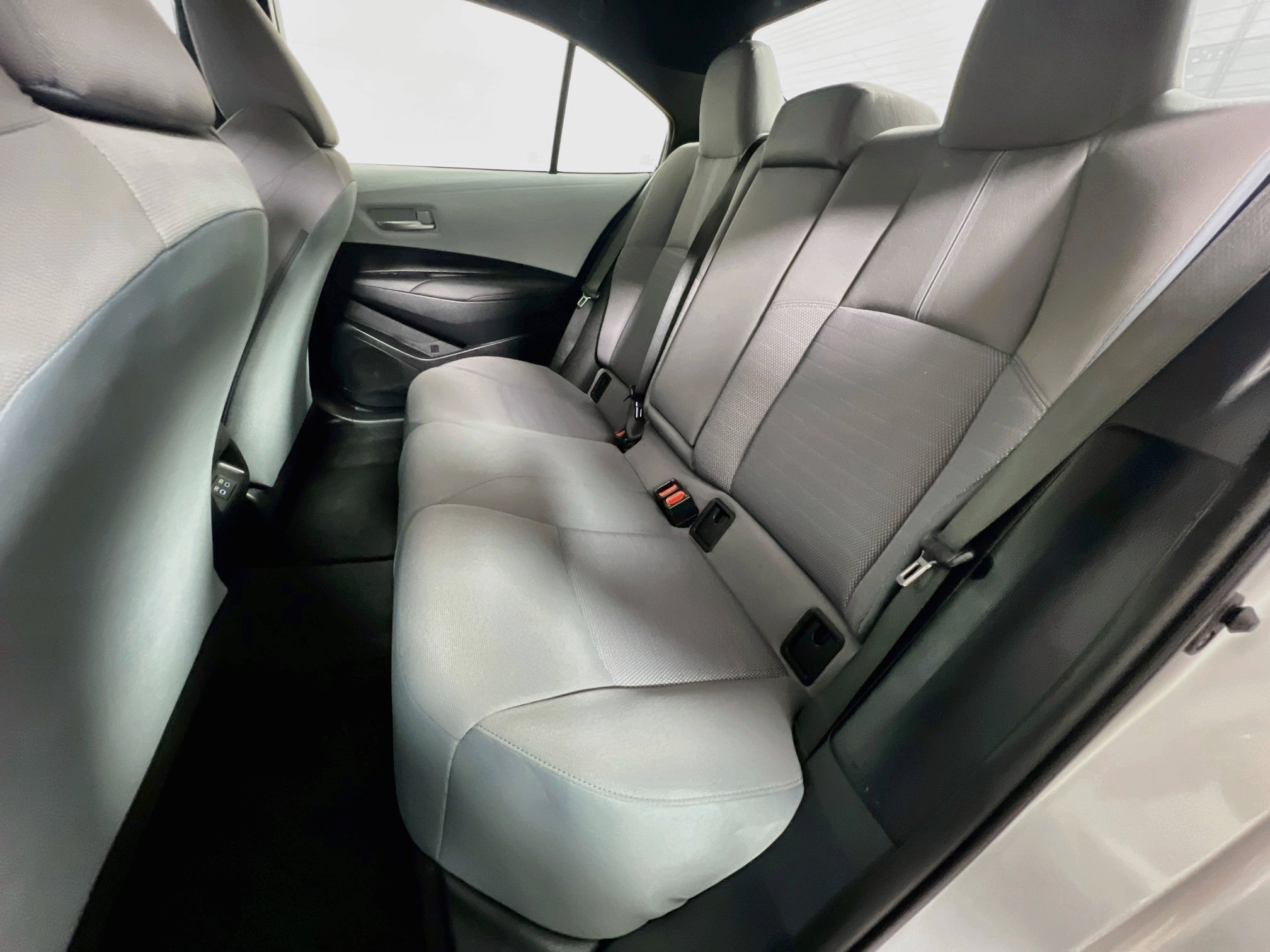 Used 2023 Toyota Corolla SE FWD image 28
