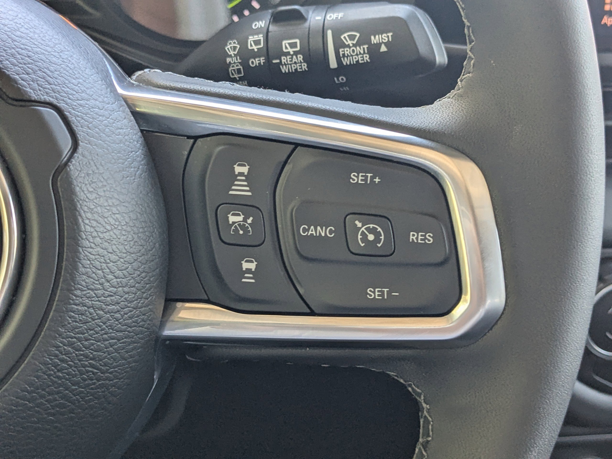 Used 2025 Jeep Wrangler Unlimited Sahara w/ Safety Group image 25