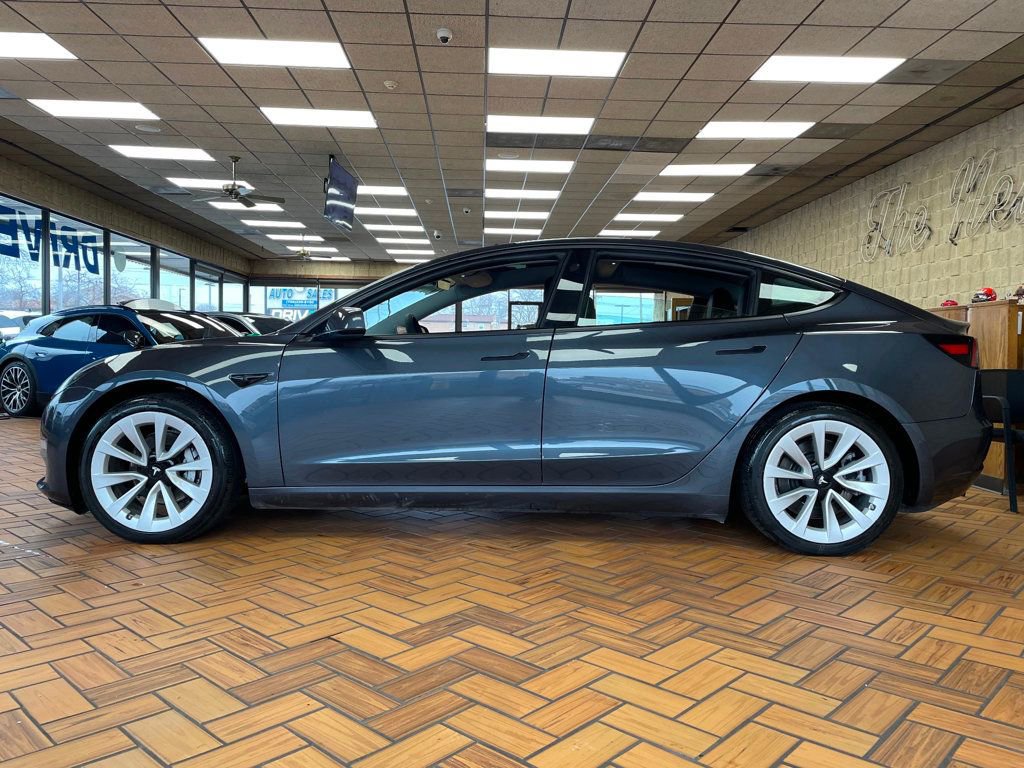 Used 2021 Tesla Model 3 Standard Range Plus image 5