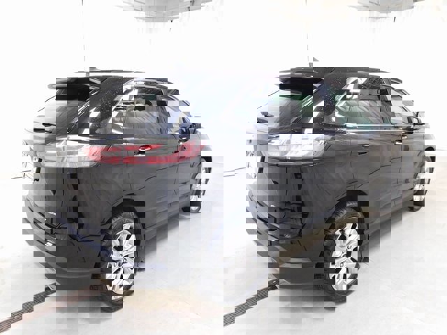 Used 2023 Ford Edge Titanium image 19