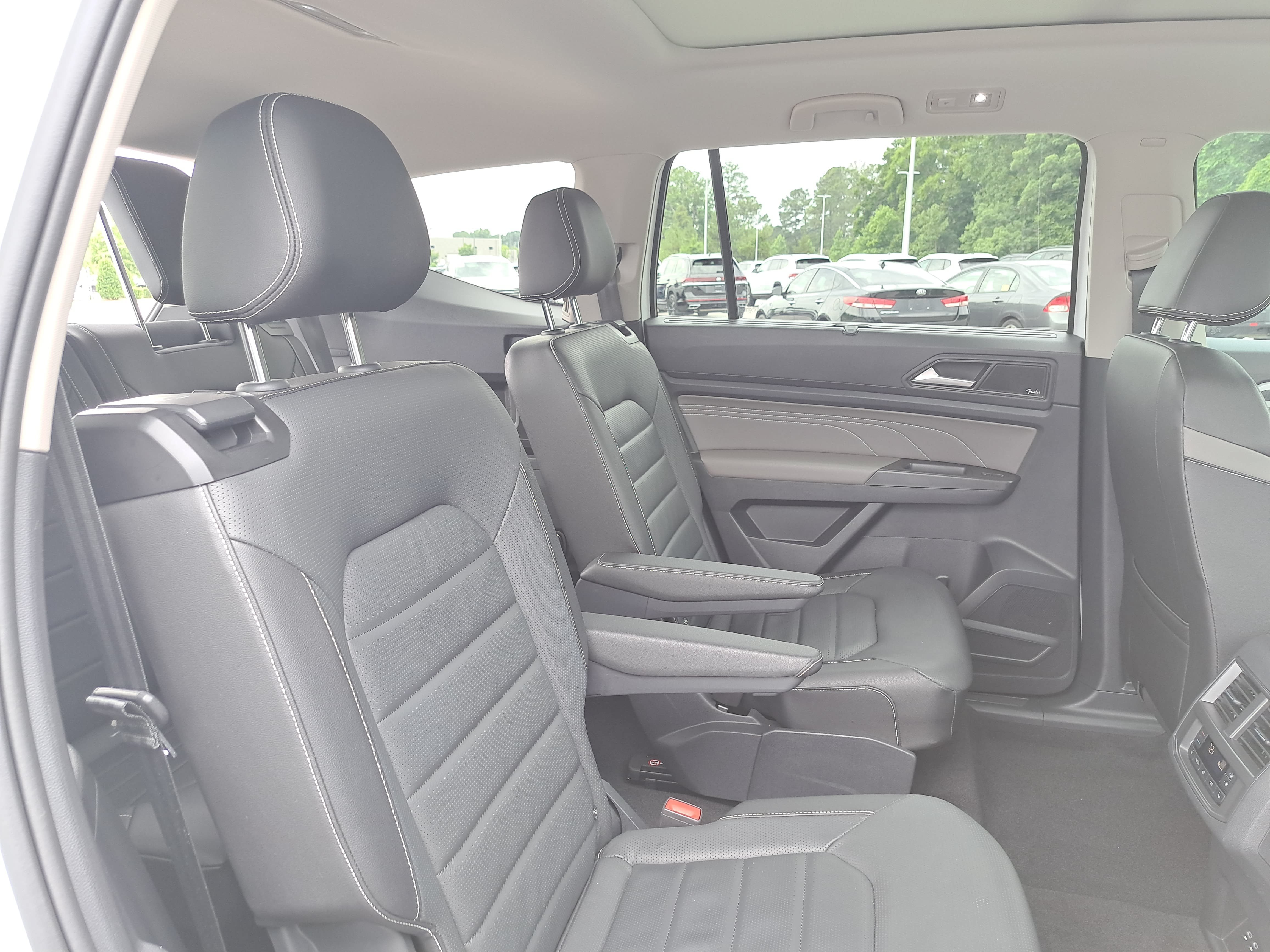 Used 2023 Volkswagen Atlas SEL Premium AWD/4WD image 12