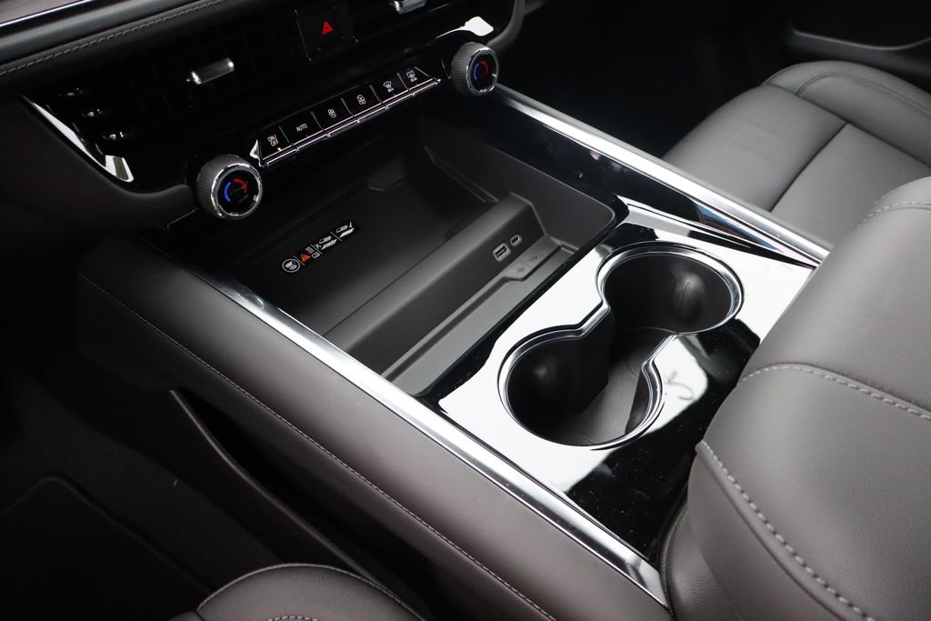 New 2026 Chevrolet Suburban LT image 23