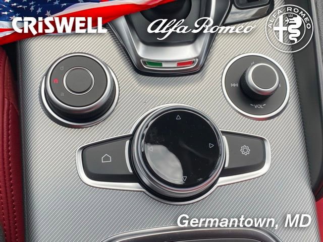 New 2025 Alfa Romeo Giulia AWD image 33