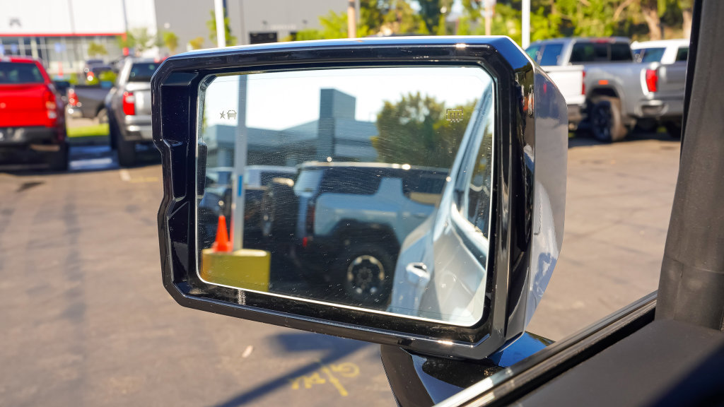 Used 2025 GMC Hummer EV 2X w/ Extreme Off-Road Package AWD/4WD image 30