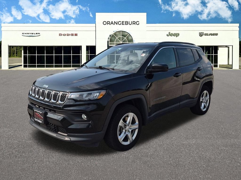 Used 2024 Jeep Compass Latitude AWD/4WD image 6