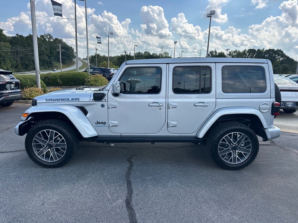 Used 2024 Jeep Wrangler High Altitude AWD/4WD image 5