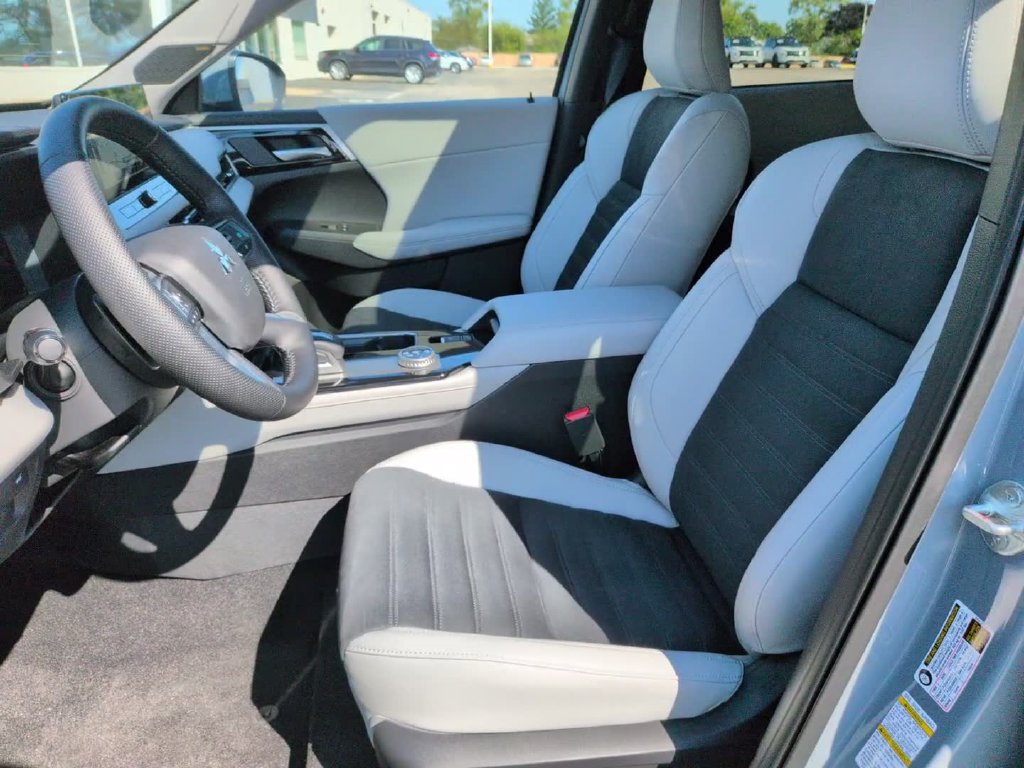 New 2026 Mitsubishi Outlander SE AWD/4WD image 16