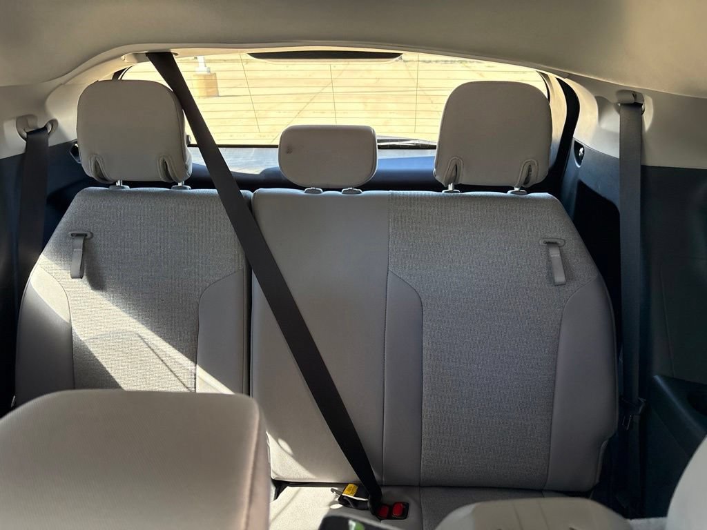 Used 2026 Toyota Sienna LE FWD image 22
