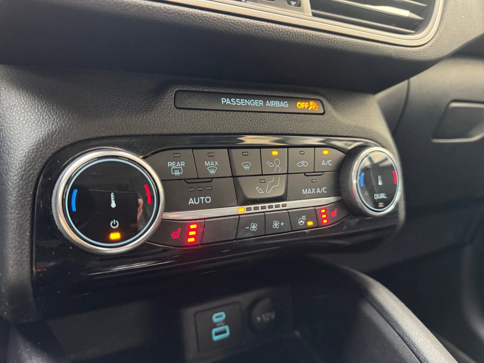 Used 2022 Ford Escape SEL image 22