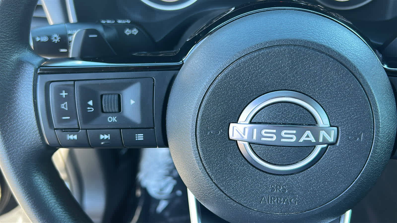 Used 2023 Nissan Rogue SV AWD/4WD image 19