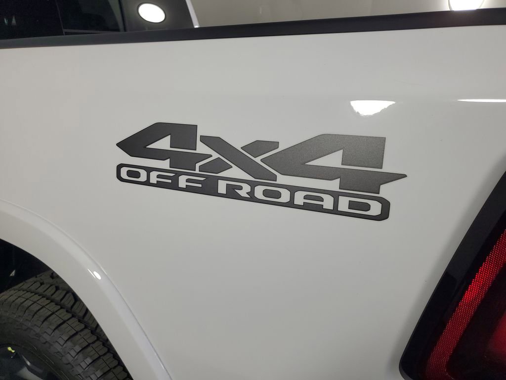 New 2026 RAM 1500 4x4 Crew Cab image 30