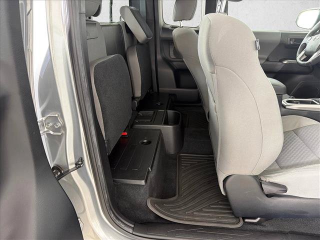 Used 2022 Toyota Tacoma SR5 RWD image 15