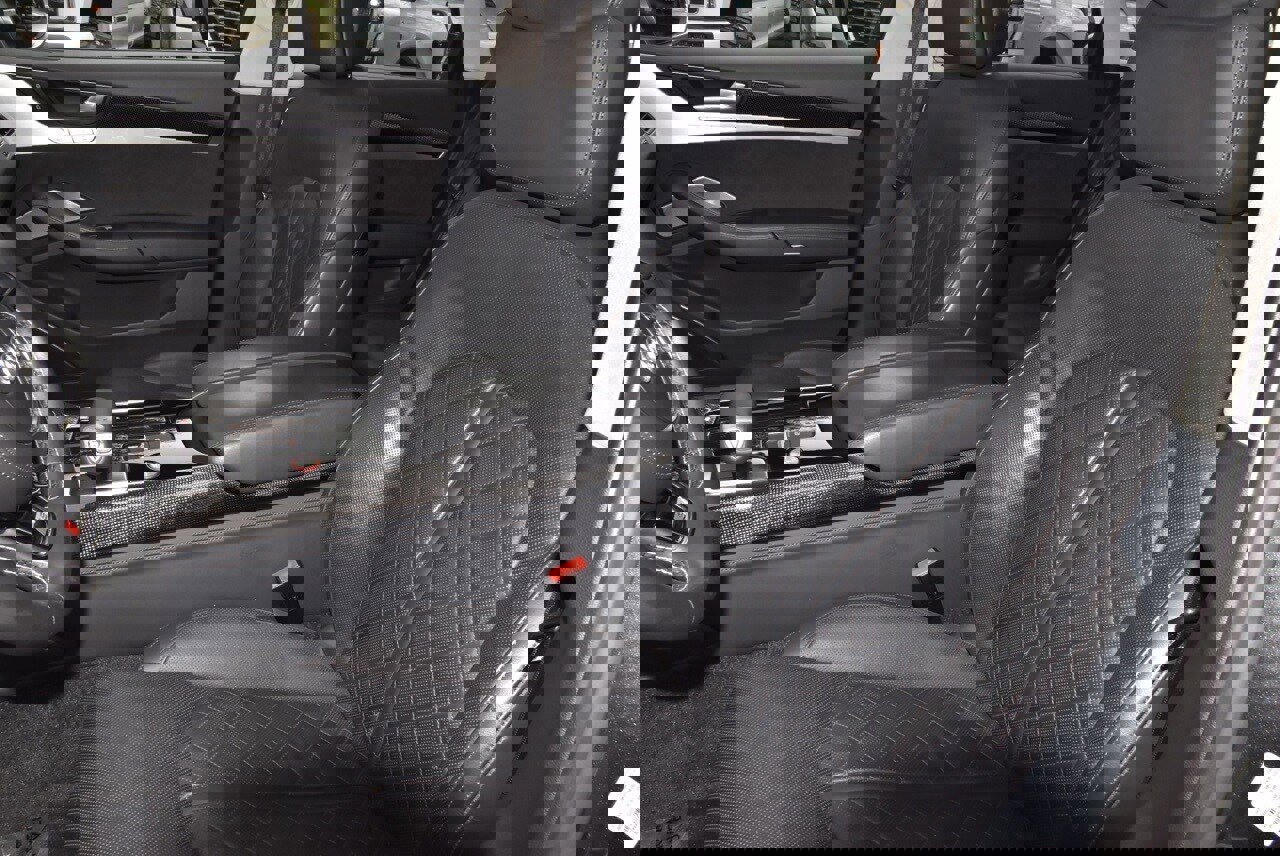 Used 2014 Audi S8 w/ Cold Weather Package image 32