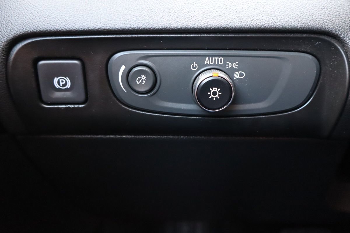 Used 2019 Buick Enclave Avenir w/ Avenir Technology Package image 31