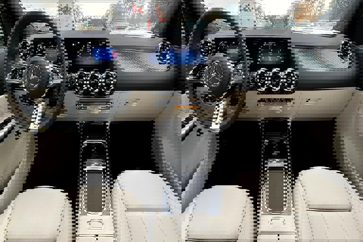 Used 2025 Mercedes-Benz GLA 250 4MATIC image 5