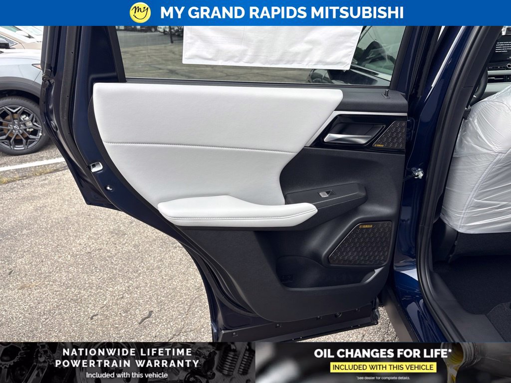 New 2026 Mitsubishi Outlander SE AWD/4WD image 11