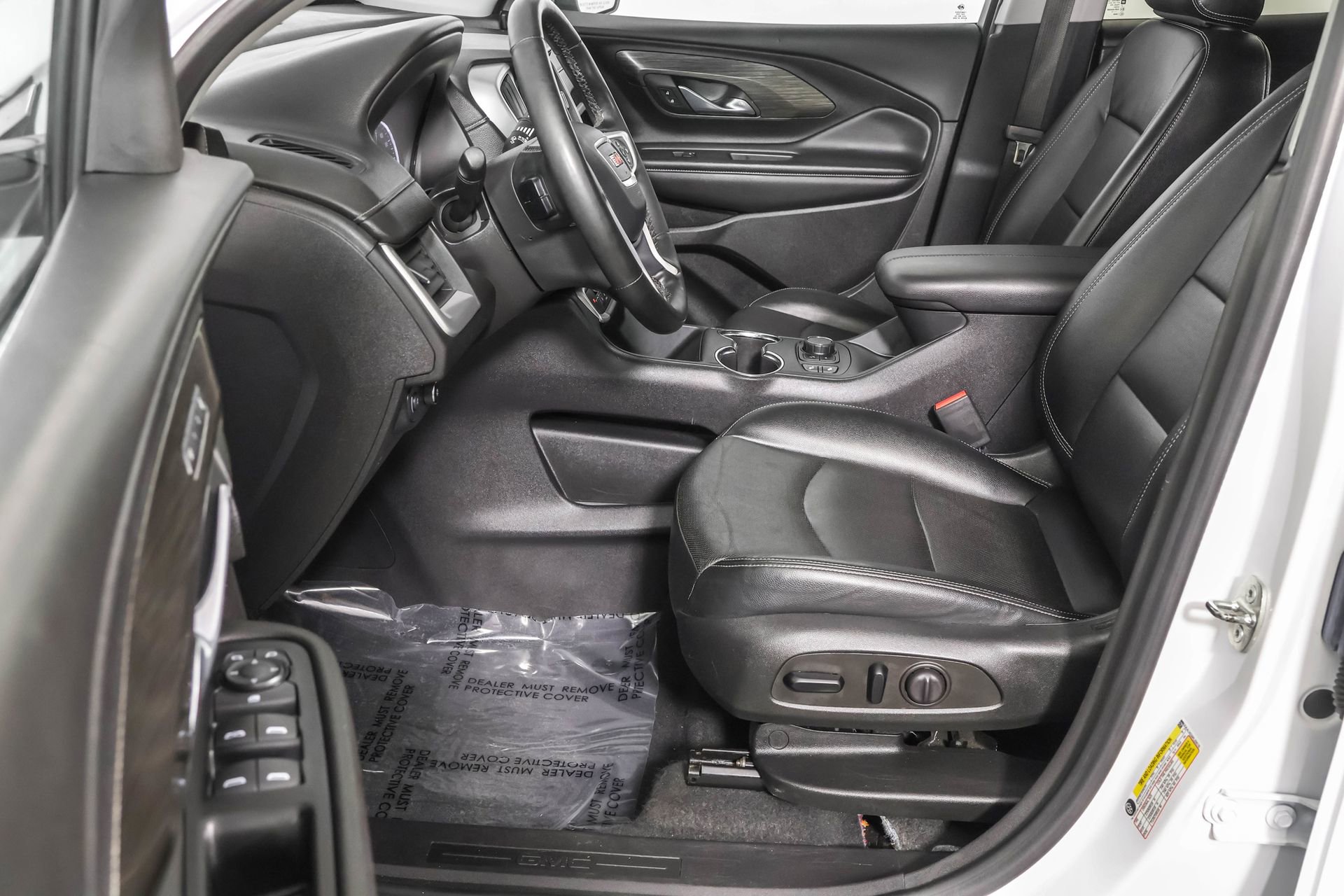 Used 2023 GMC Terrain SLT image 23