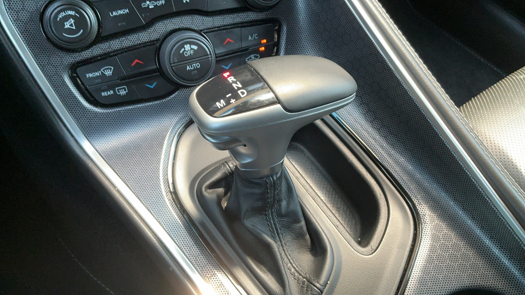 Used 2015 Dodge Challenger SRT w/ Technology Group RWD image 11