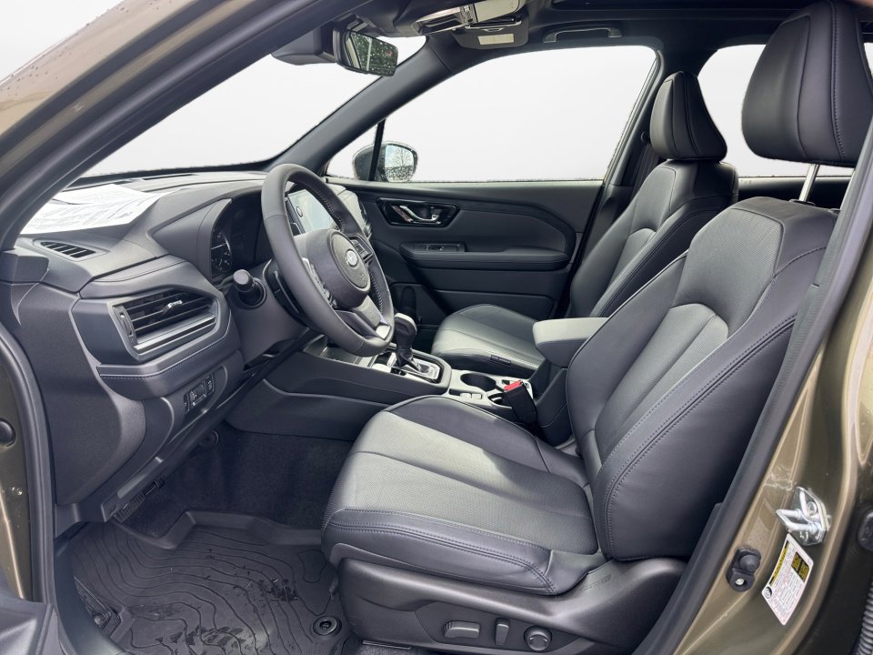 Used 2025 Subaru Forester Limited w/ Protection Package image 11