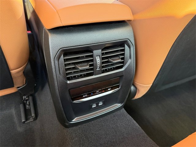 Certified 2025 BMW 330i xDrive Sedan w/ Convenience Package image 23