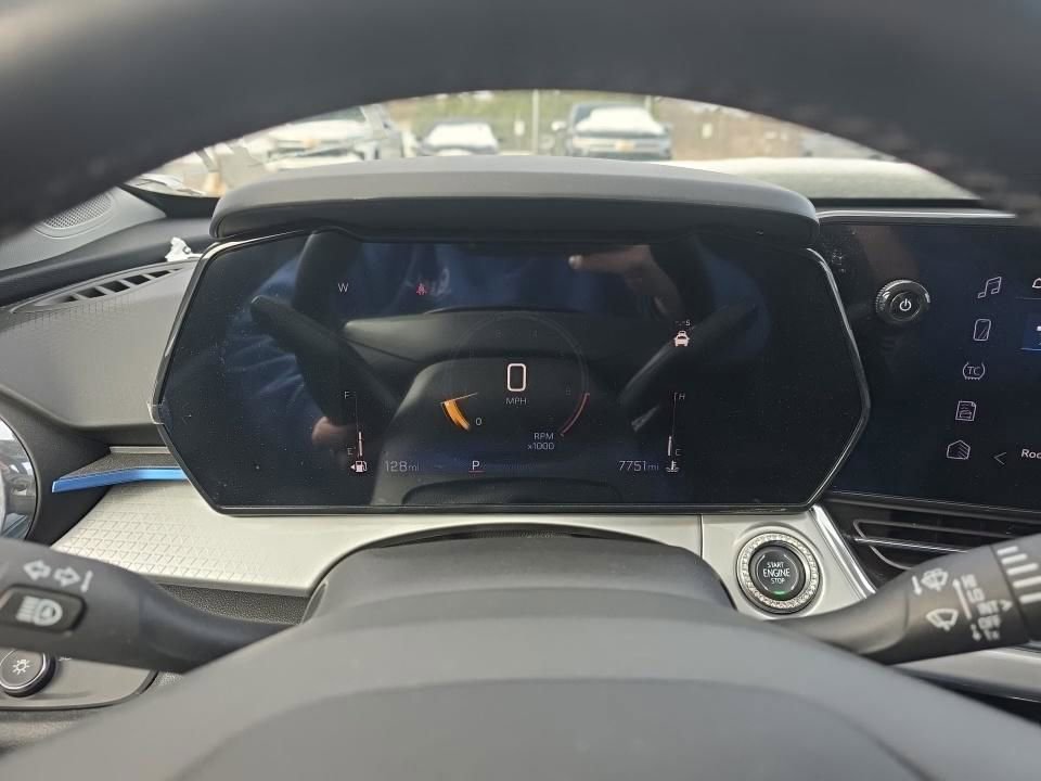 Used 2025 Chevrolet Trax LT w/ LT Convenience Package image 15