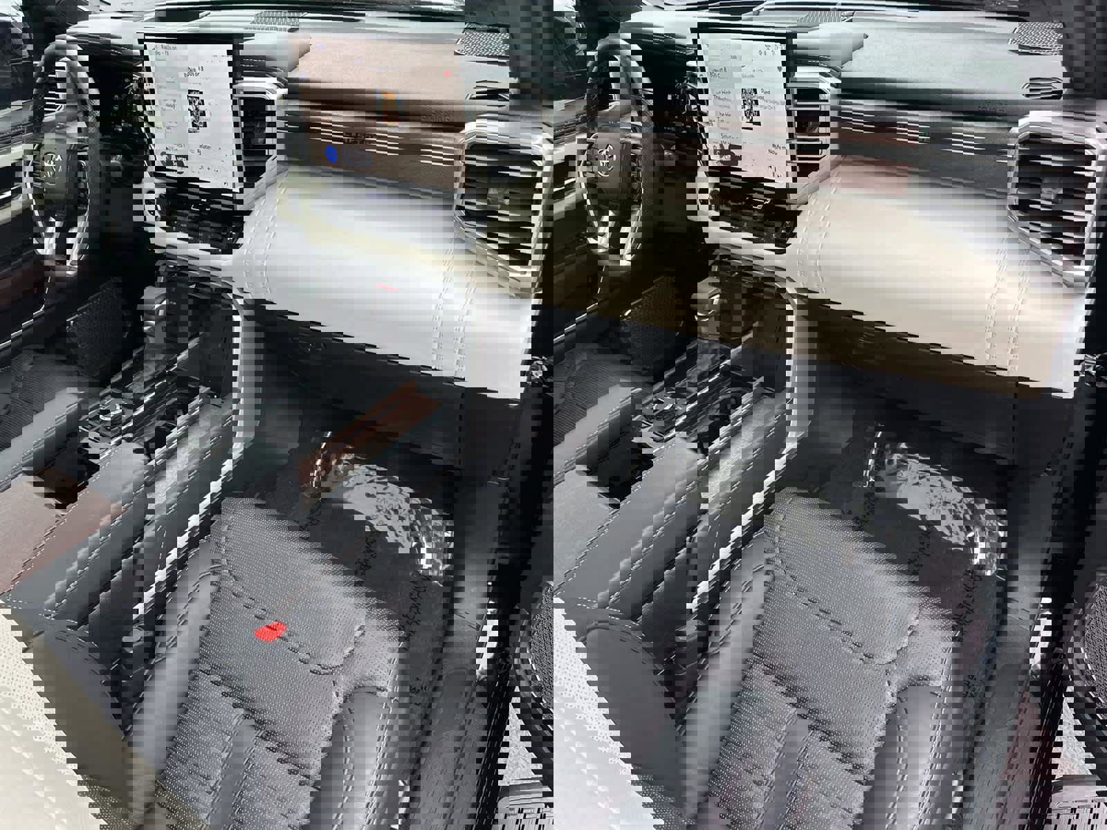 Used 2025 Toyota Sequoia Capstone image 12