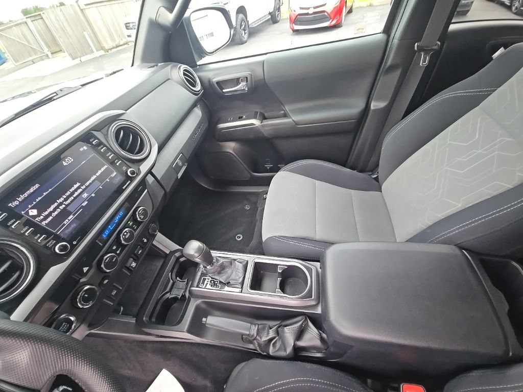 Used 2021 Toyota Tacoma TRD Sport AWD/4WD image 25