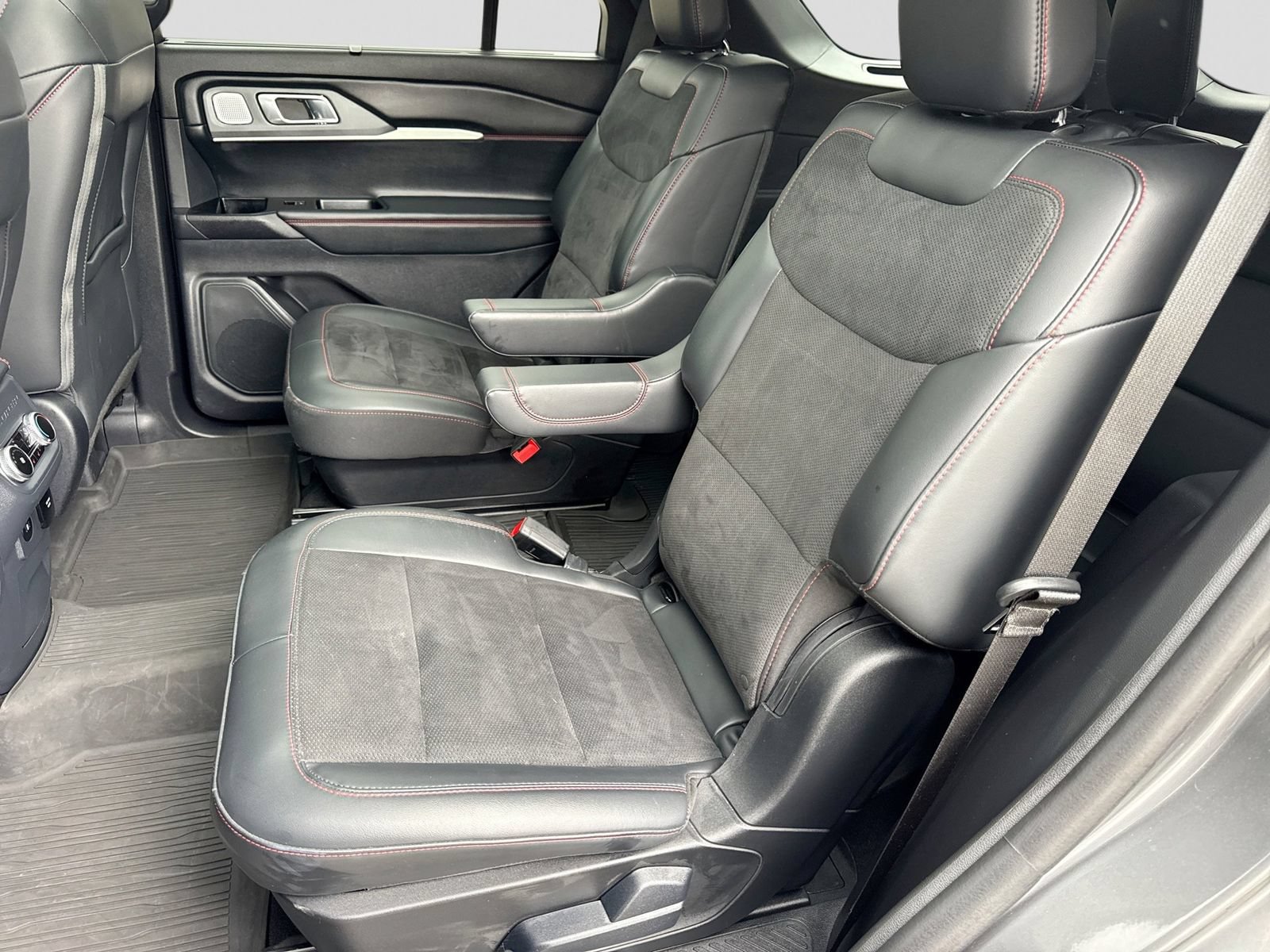 Certified 2025 Ford Explorer ST AWD/4WD image 24