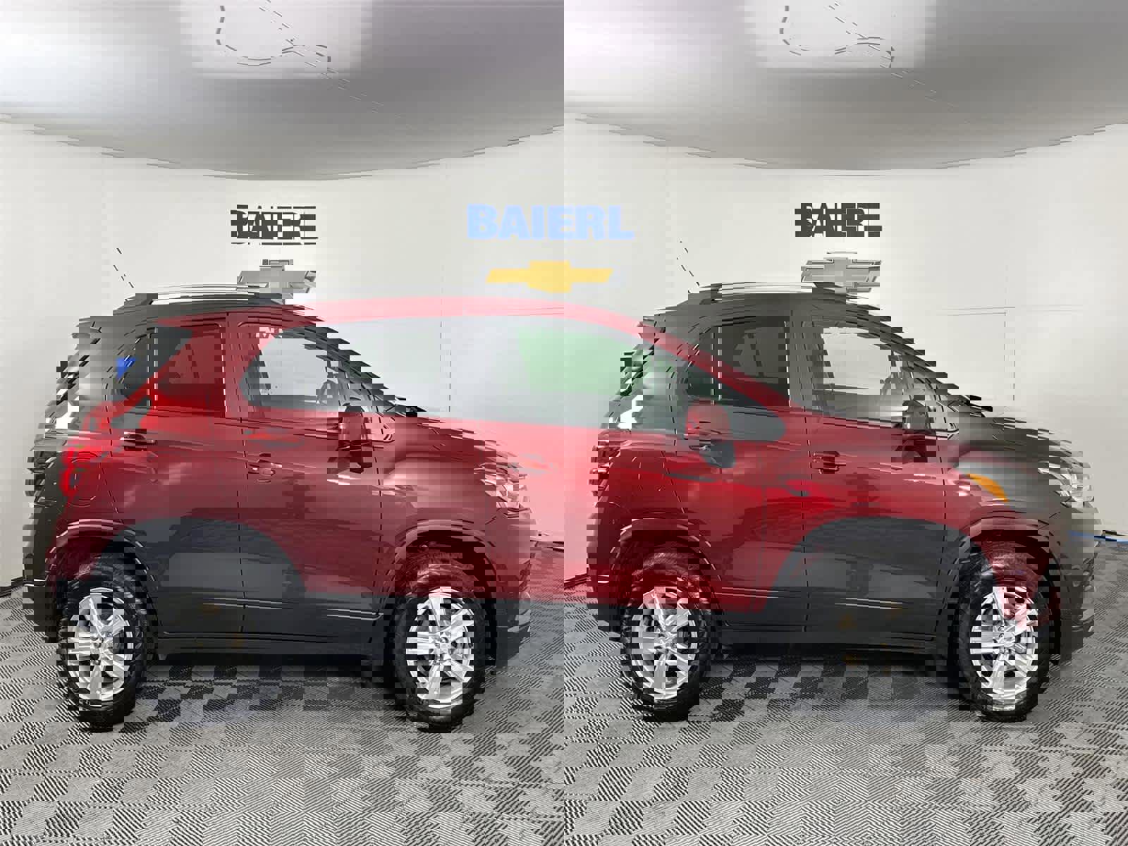 Used 2022 Chevrolet Trax LT w/ LT Convenience Package image 6