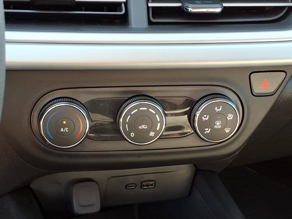 Used 2026 Chevrolet Trax LS w/ Driver Confidence Package FWD image 30