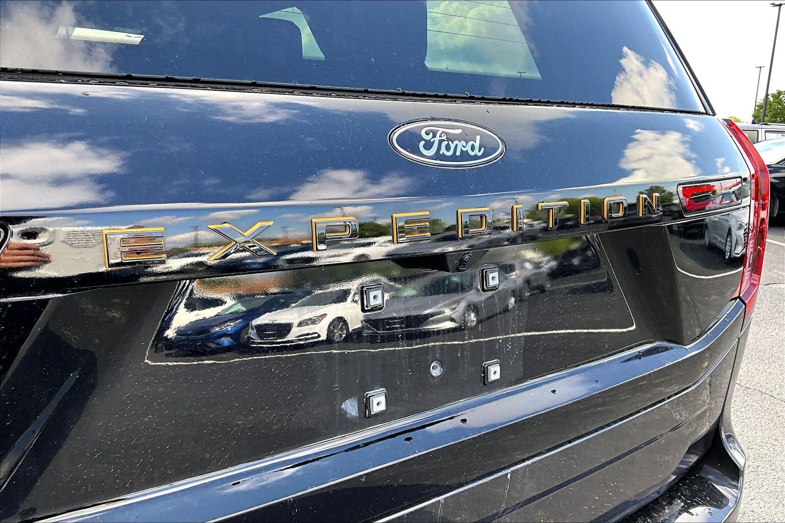 Used 2025 Ford Expedition Tremor AWD/4WD image 33