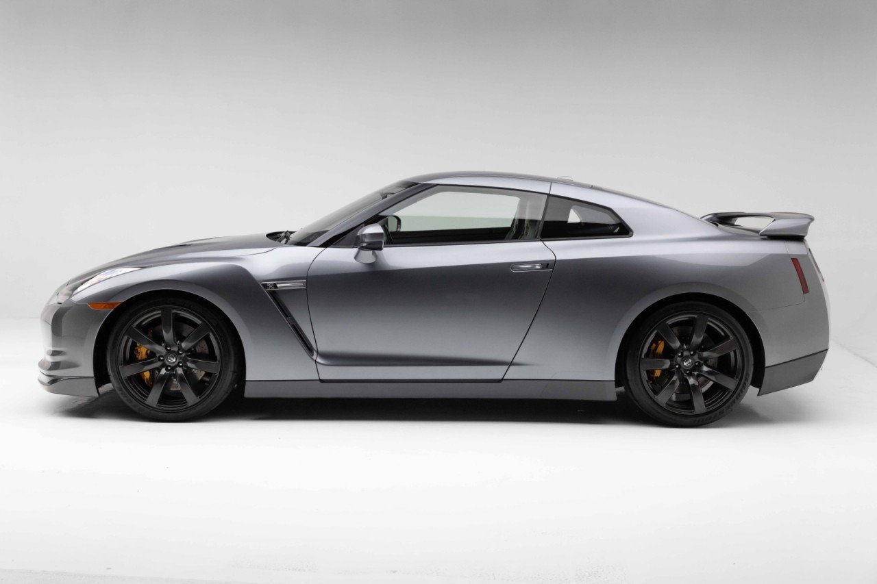 Used 2010 Nissan GT-R Premium AWD/4WD image 13