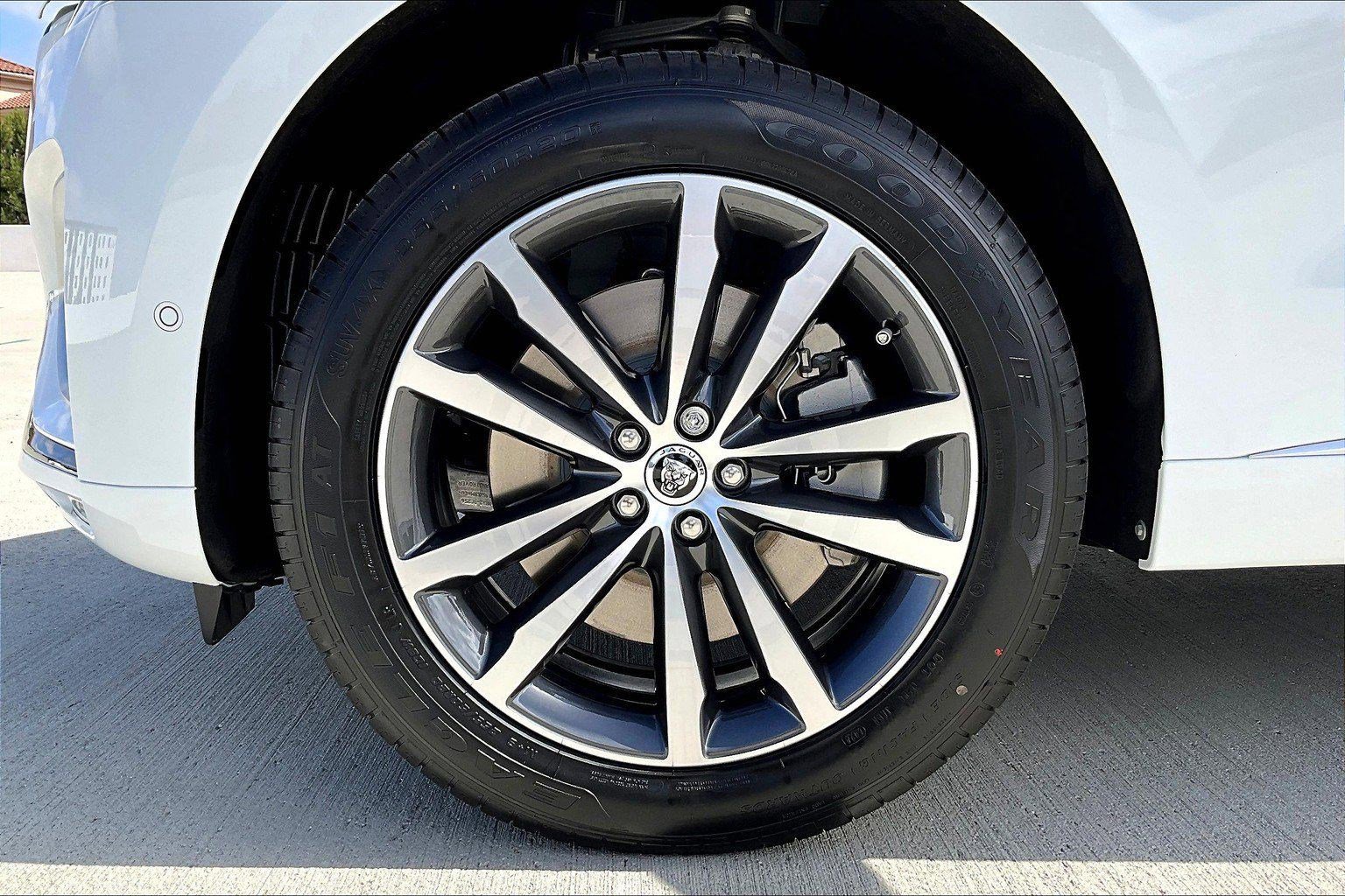 New 2026 Jaguar F-PACE R-Dynamic S image 6