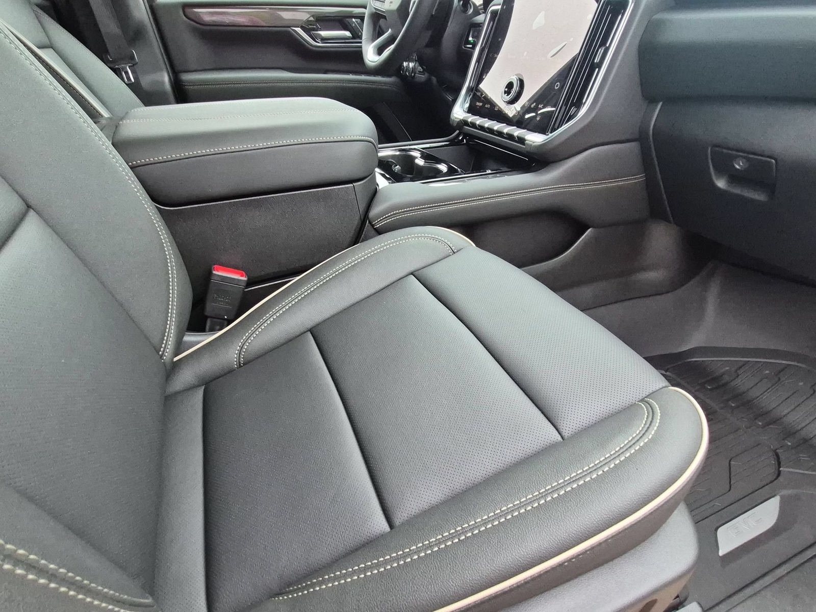 New 2027 GMC Yukon XL Elevation w/ Elevation Premium Package AWD/4WD image 31