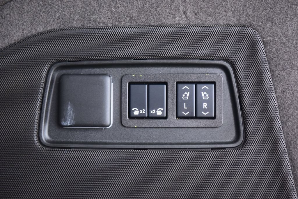 Used 2024 Cadillac Escalade Sport w/ Touring Package AWD/4WD image 27