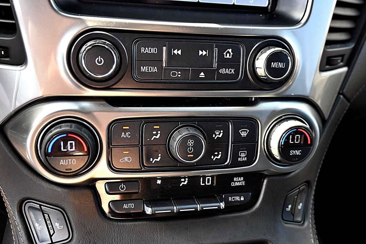 Used 2019 Chevrolet Suburban LT image 28