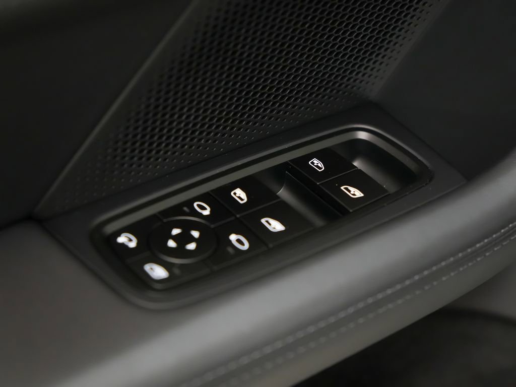 New 2026 Porsche Taycan 4S AWD/4WD image 24