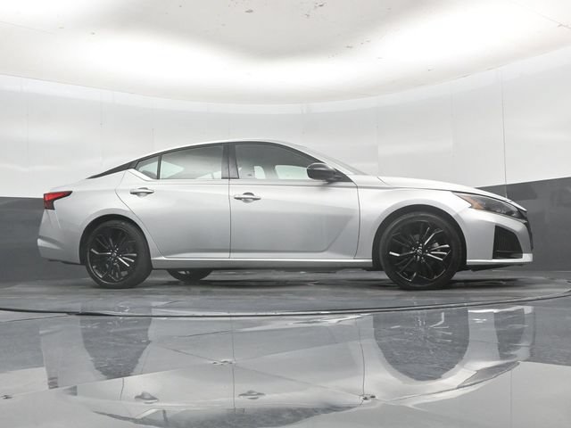 Used 2023 Nissan Altima 2.5 SR FWD image 49