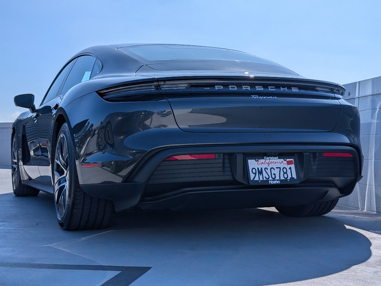 Used 2024 Porsche Taycan image 3