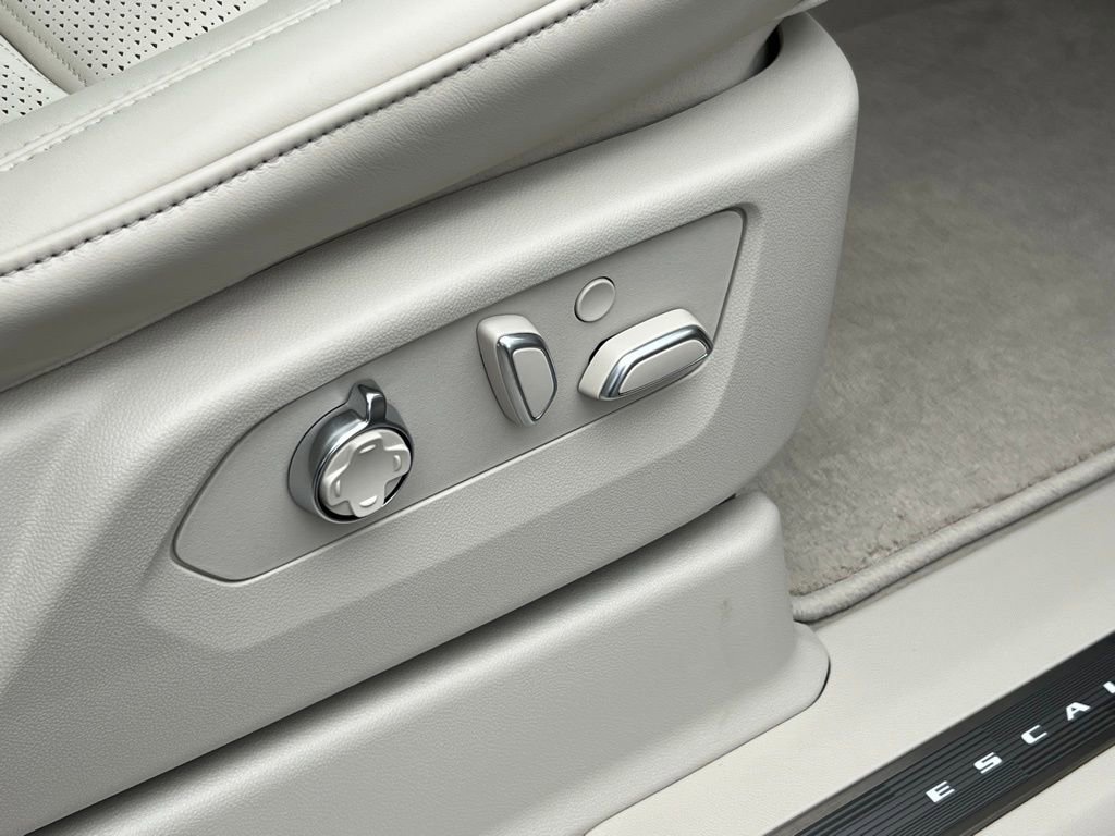 New 2026 Cadillac Escalade Platinum Luxury AWD/4WD image 33