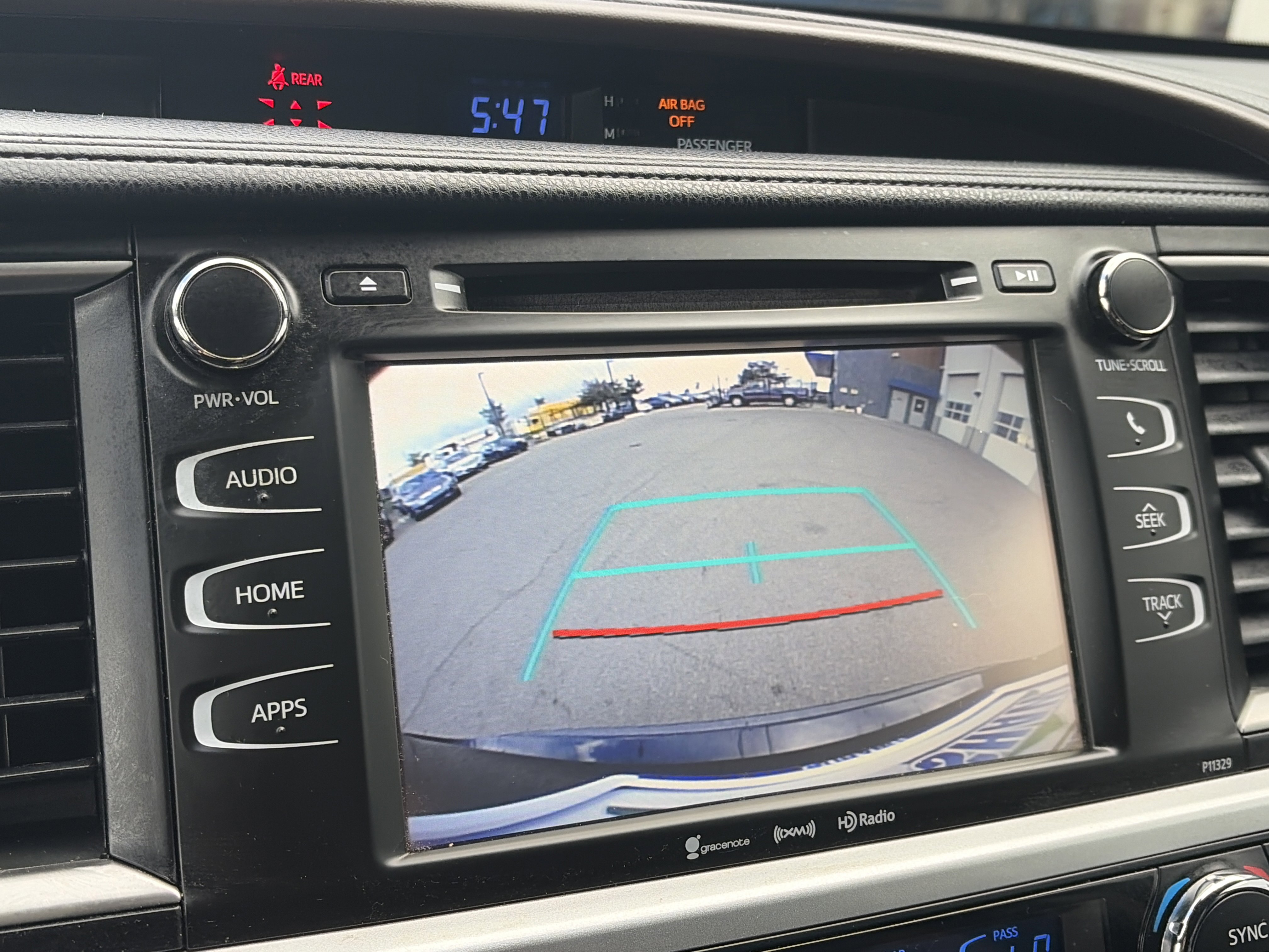 Used 2018 Toyota Highlander Plus AWD/4WD image 24