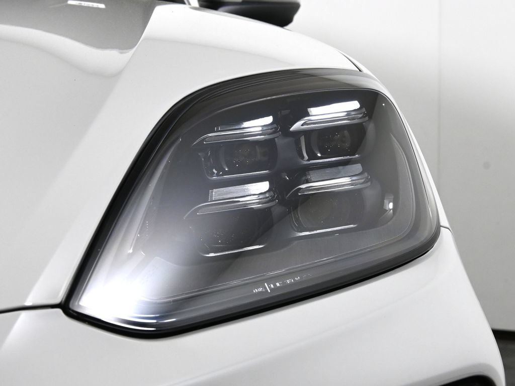 Used 2026 Porsche Cayenne AWD/4WD image 11