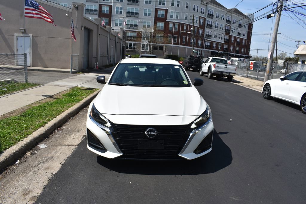 Used 2025 Nissan Altima 2.5 SV image 3