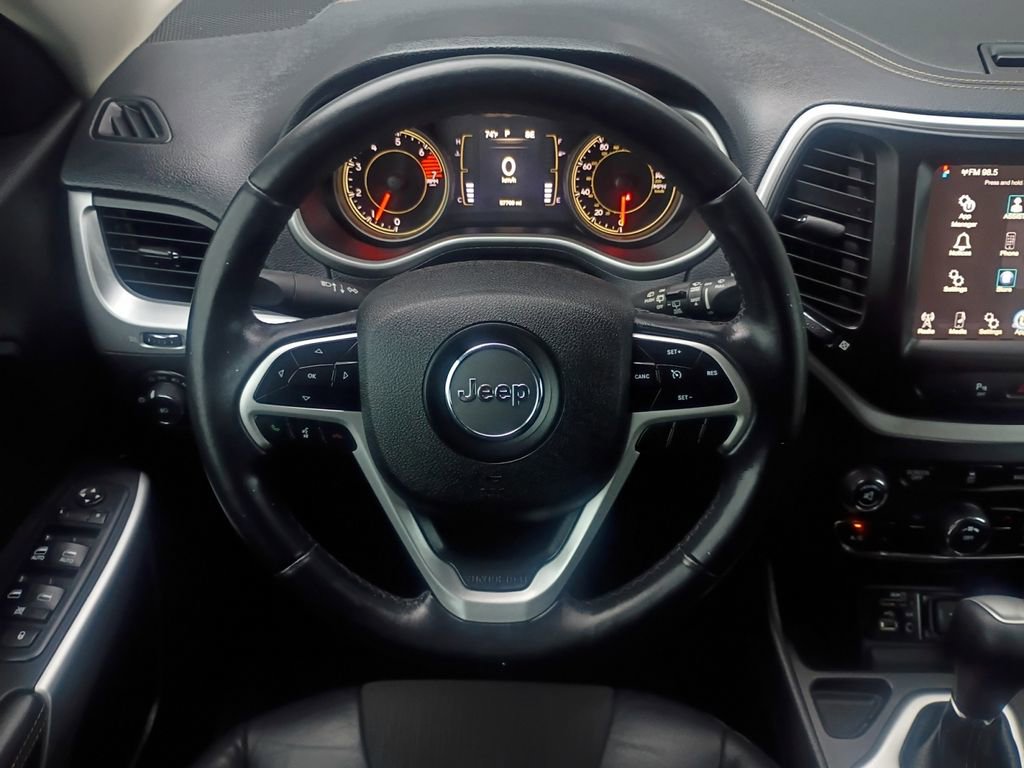 Used 2018 Jeep Cherokee Latitude Plus image 21