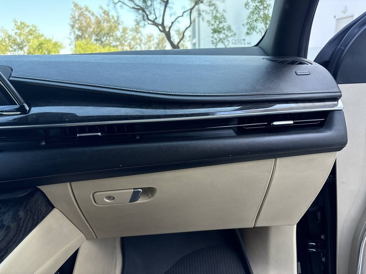 Used 2021 Cadillac Escalade ESV Premium Luxury w/ Driver Assist Tech Package RWD image 22
