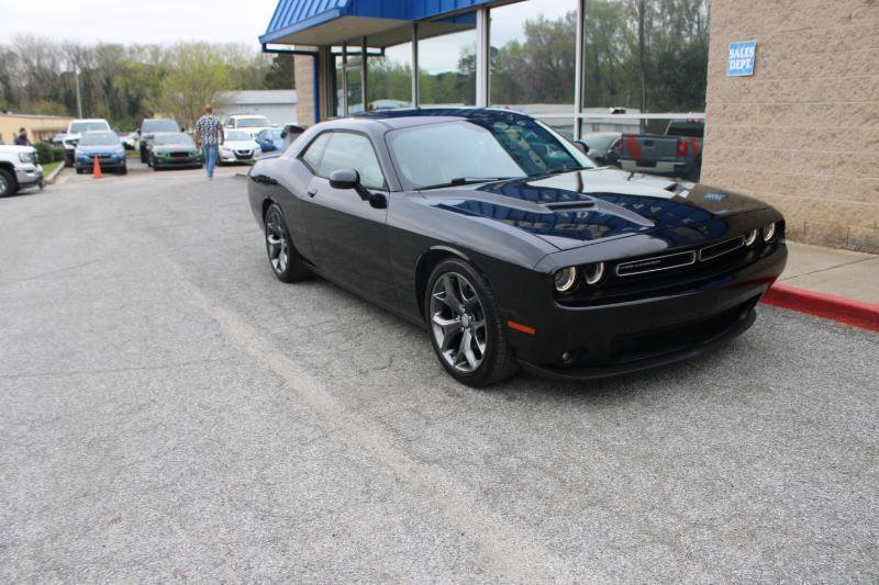 Used 2015 Dodge Challenger SXT Plus image 1